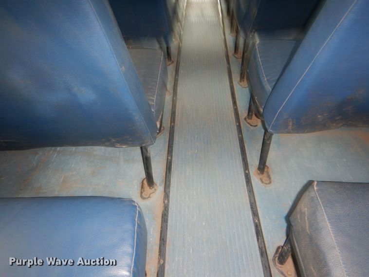 image for item HQ9524 2000 Thomas Built Saf-T-Liner  school bus