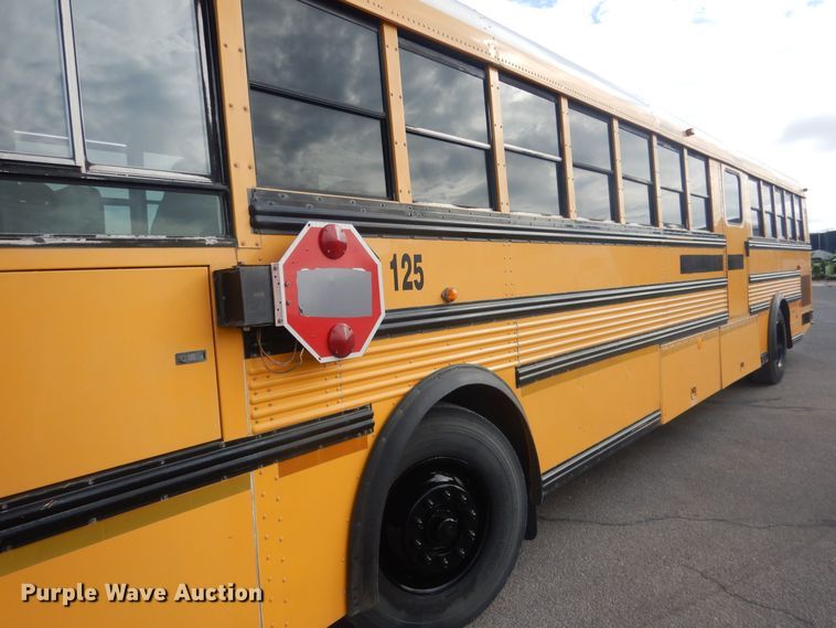 image for item HQ9524 2000 Thomas Built Saf-T-Liner  school bus