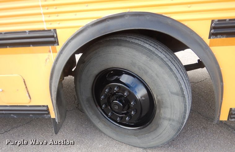 image for item HQ9524 2000 Thomas Built Saf-T-Liner  school bus