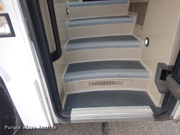 image for item HQ9525 2009 Prevost H345  coach bus