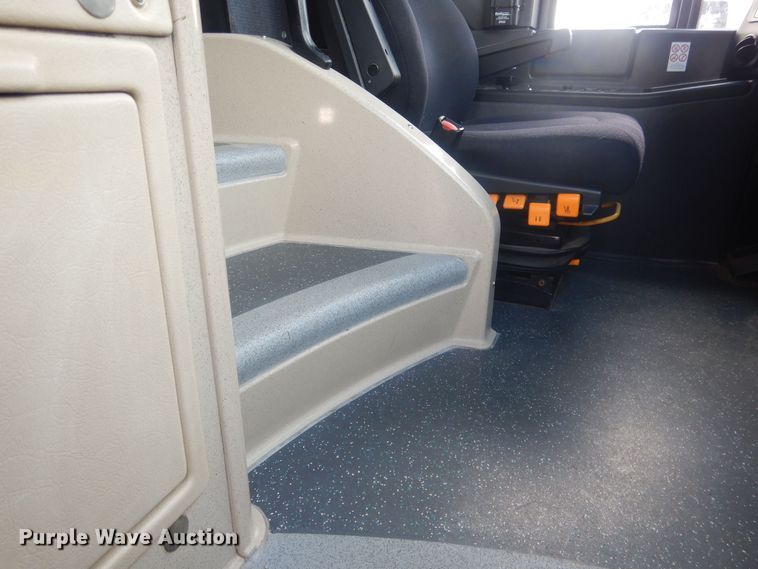 image for item HQ9525 2009 Prevost H345  coach bus