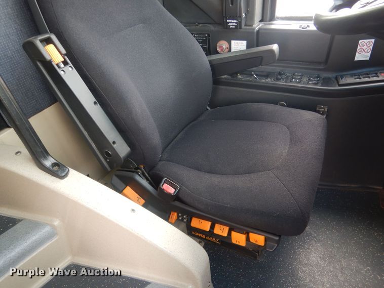 image for item HQ9525 2009 Prevost H345  coach bus