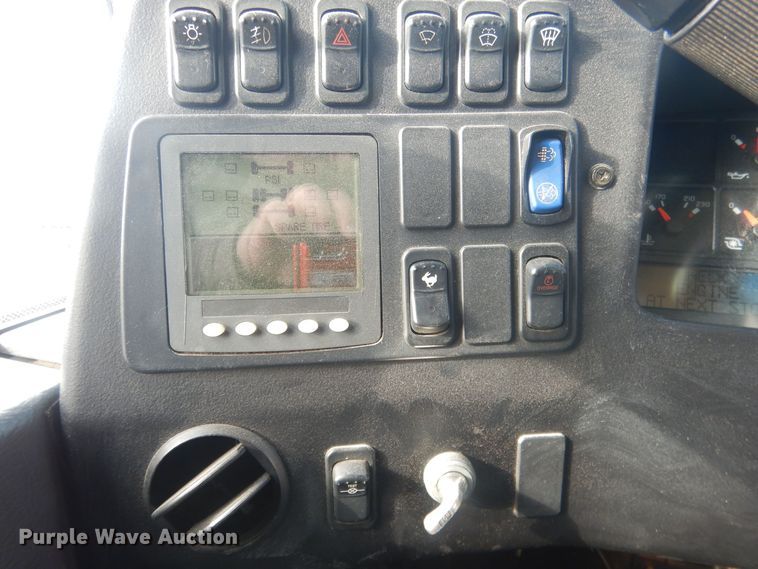 image for item HQ9525 2009 Prevost H345  coach bus