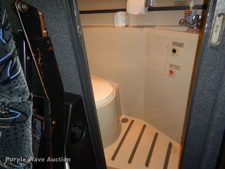 image for item HQ9525 2009 Prevost H345  coach bus