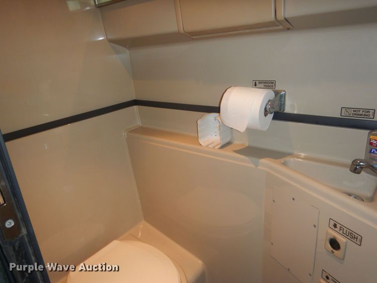 image for item HQ9525 2009 Prevost H345  coach bus