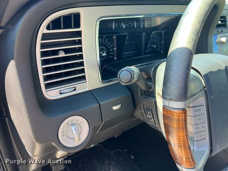 image for item IA9224 2008 Lincoln Navigator  SUV