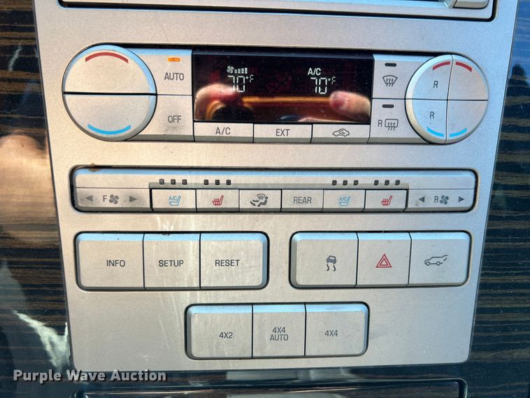 image for item IA9224 2008 Lincoln Navigator  SUV