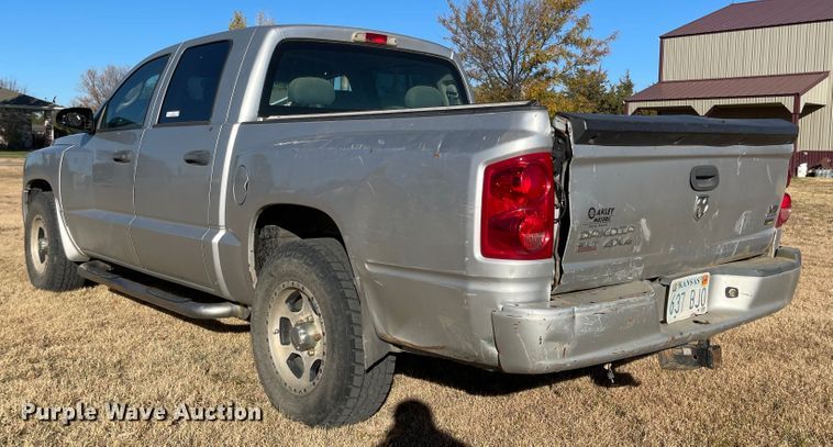 image for item JD9855 2008 Dodge Dakota  Crew Cab pickup truck