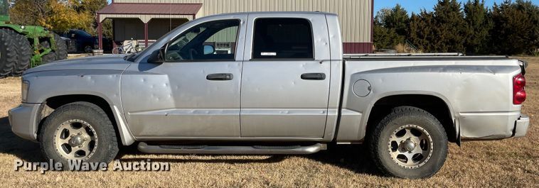 image for item JD9855 2008 Dodge Dakota  Crew Cab pickup truck