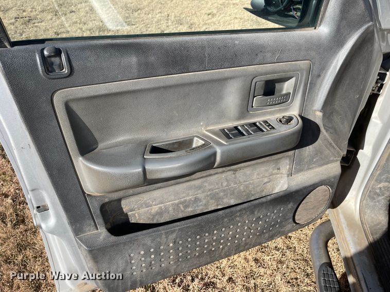 image for item JD9855 2008 Dodge Dakota  Crew Cab pickup truck