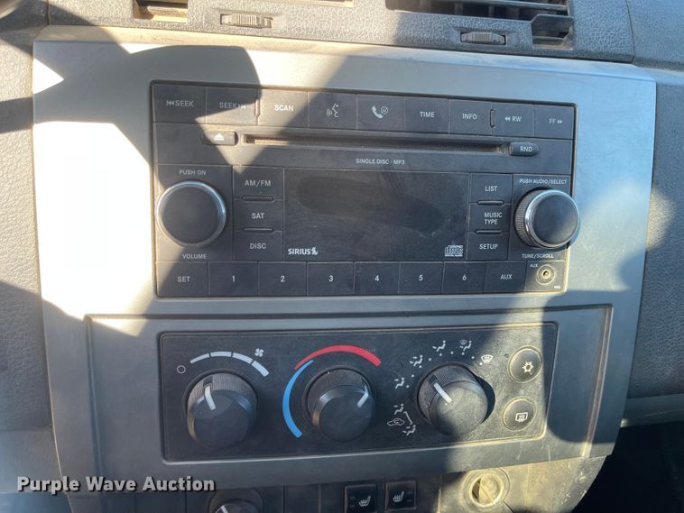 image for item JD9855 2008 Dodge Dakota  Crew Cab pickup truck