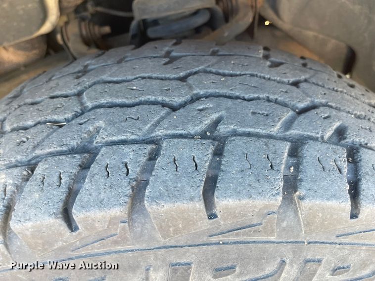 image for item JD9855 2008 Dodge Dakota  Crew Cab pickup truck