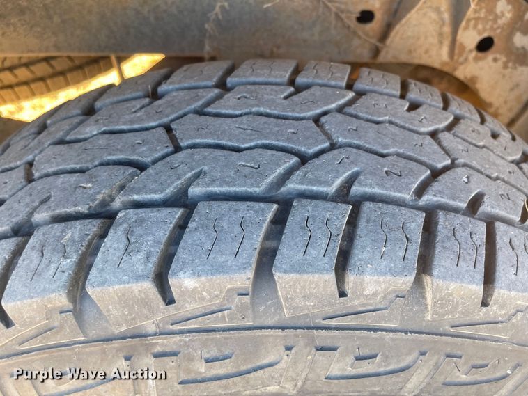 image for item JD9855 2008 Dodge Dakota  Crew Cab pickup truck