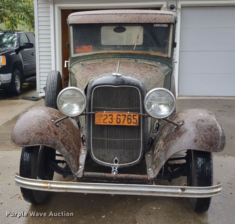 image for item JJ9998 1932 Ford 18  pickup truck