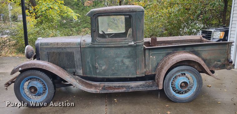 image for item JJ9998 1932 Ford 18  pickup truck