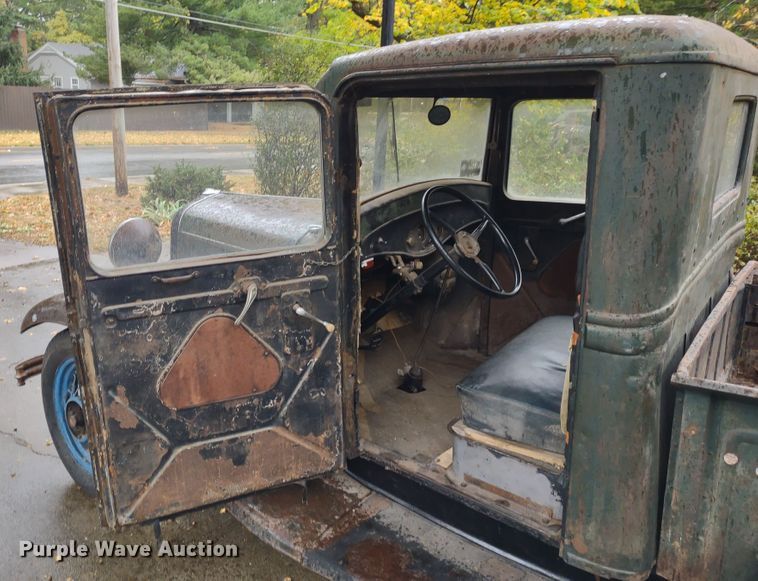 image for item JJ9998 1932 Ford 18  pickup truck