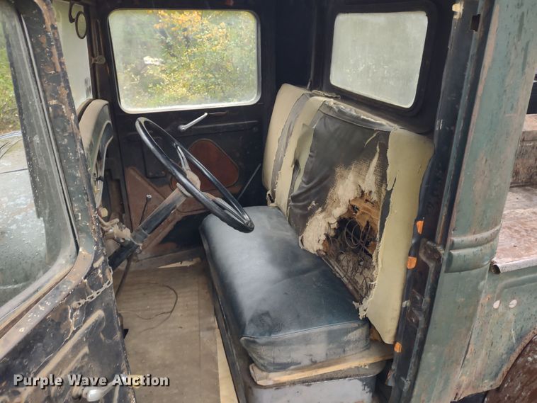 image for item JJ9998 1932 Ford 18  pickup truck