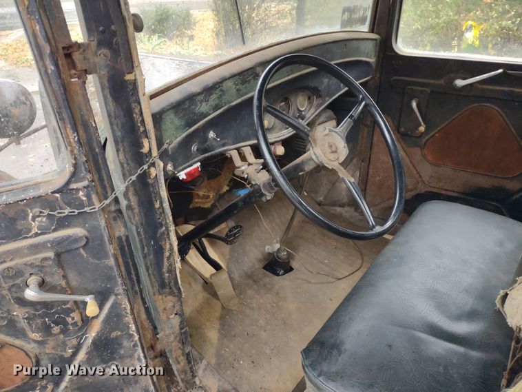 image for item JJ9998 1932 Ford 18  pickup truck