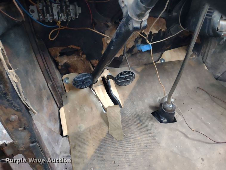 image for item JJ9998 1932 Ford 18  pickup truck