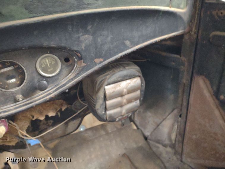 image for item JJ9998 1932 Ford 18  pickup truck