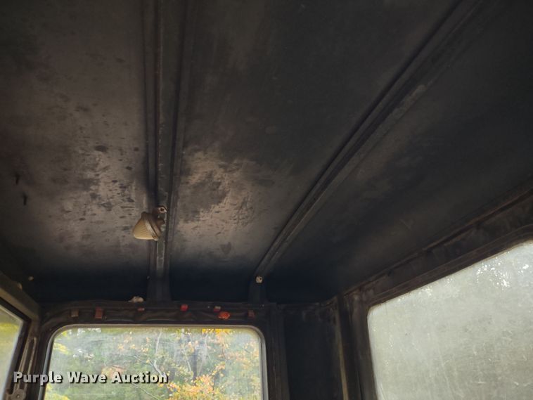 image for item JJ9998 1932 Ford 18  pickup truck