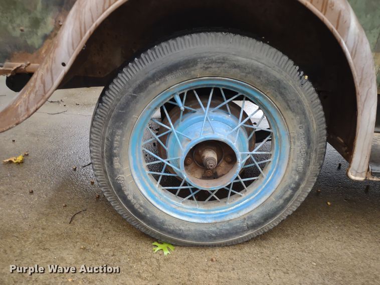 image for item JJ9998 1932 Ford 18  pickup truck