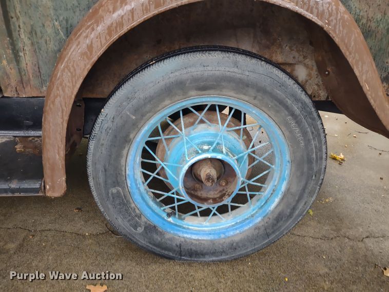 image for item JJ9998 1932 Ford 18  pickup truck