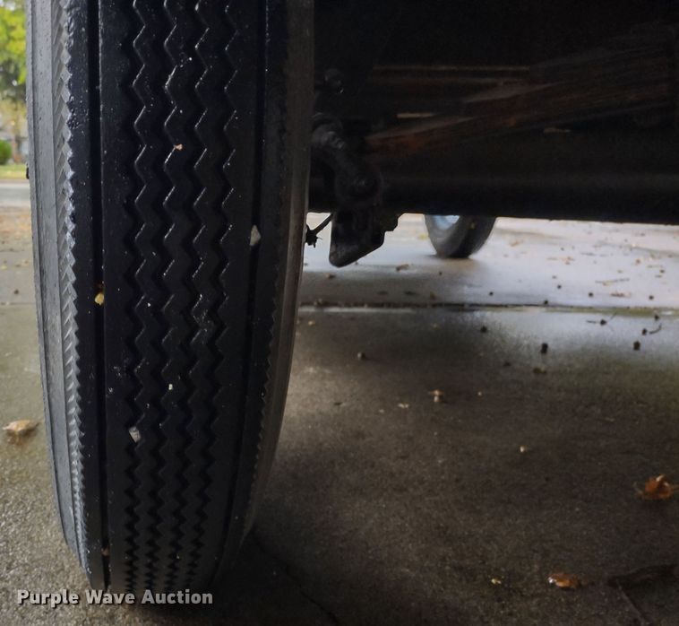 image for item JJ9998 1932 Ford 18  pickup truck