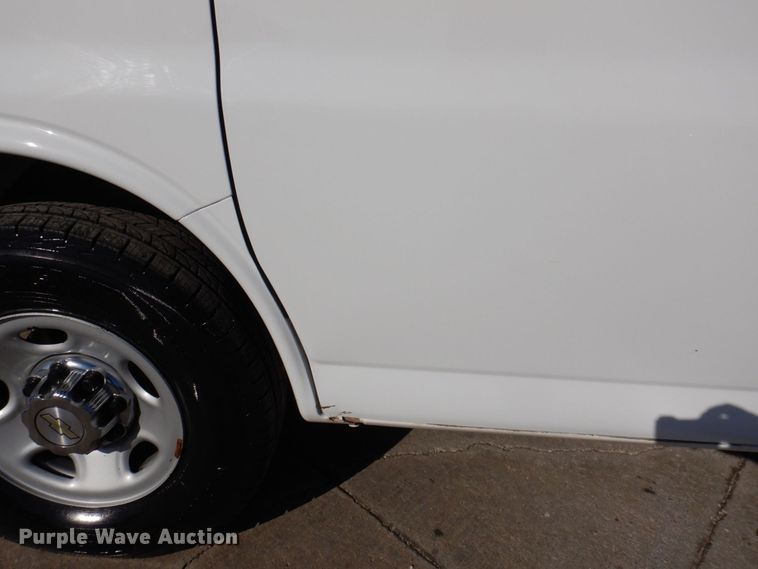 image for item JL9850 2014 Chevrolet Express 3500  van