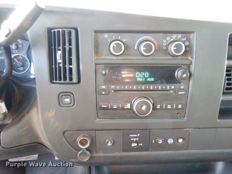 image for item JL9850 2014 Chevrolet Express 3500  van