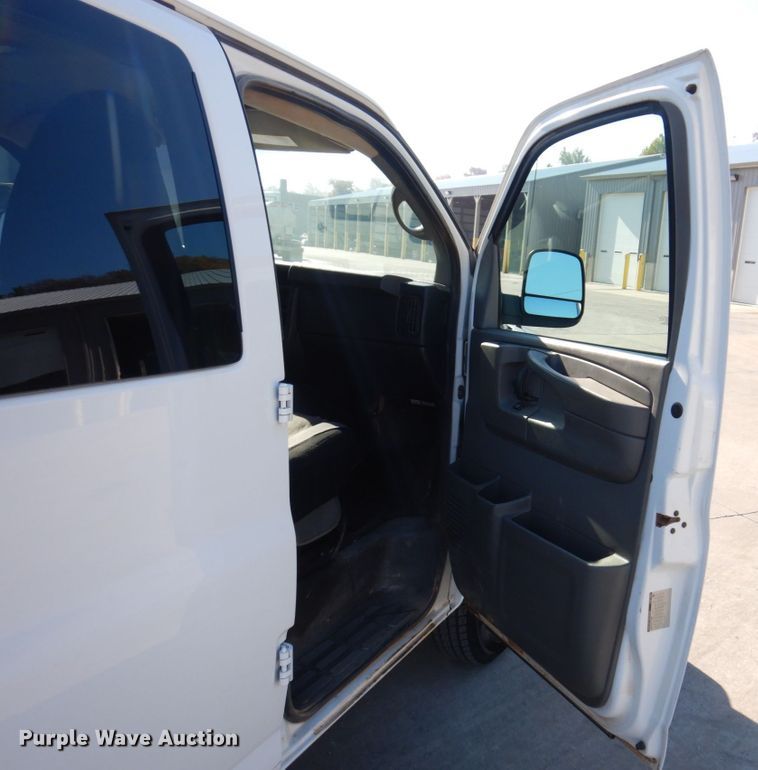 image for item JL9850 2014 Chevrolet Express 3500  van