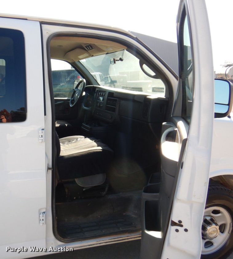 image for item JL9850 2014 Chevrolet Express 3500  van