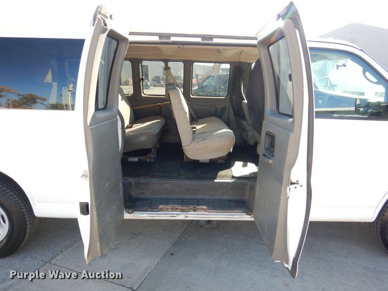 image for item JL9850 2014 Chevrolet Express 3500  van