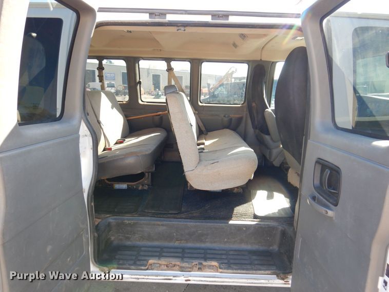 image for item JL9850 2014 Chevrolet Express 3500  van