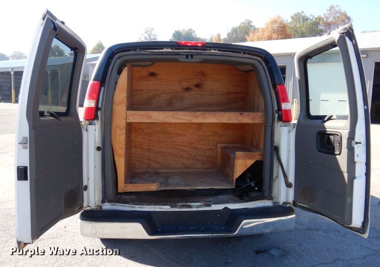 image for item JL9850 2014 Chevrolet Express 3500  van