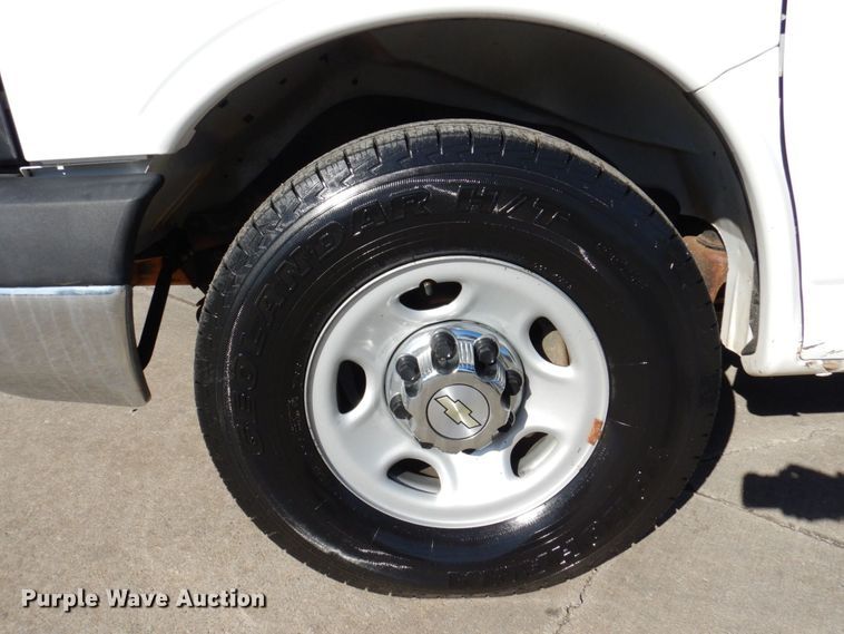 image for item JL9850 2014 Chevrolet Express 3500  van