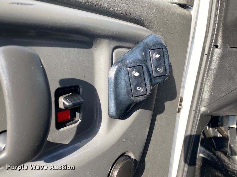 image for item JW9338 2005 GMC C5500  satellite broadcasting truck