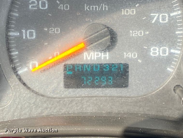 image for item JW9338 2005 GMC C5500  satellite broadcasting truck