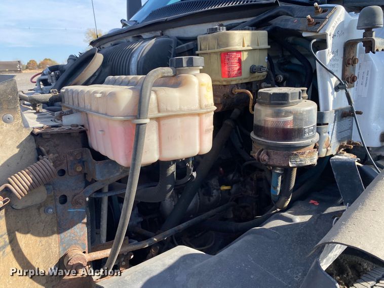 image for item JW9338 2005 GMC C5500  satellite broadcasting truck