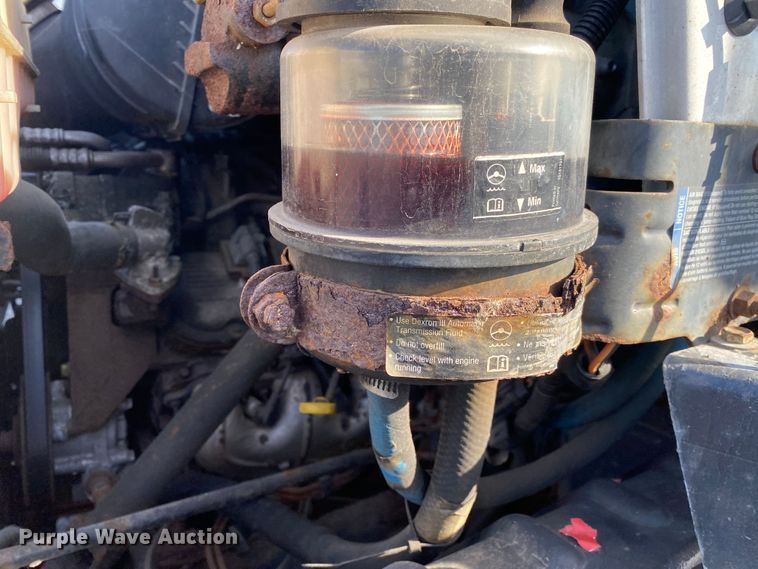 image for item JW9338 2005 GMC C5500  satellite broadcasting truck