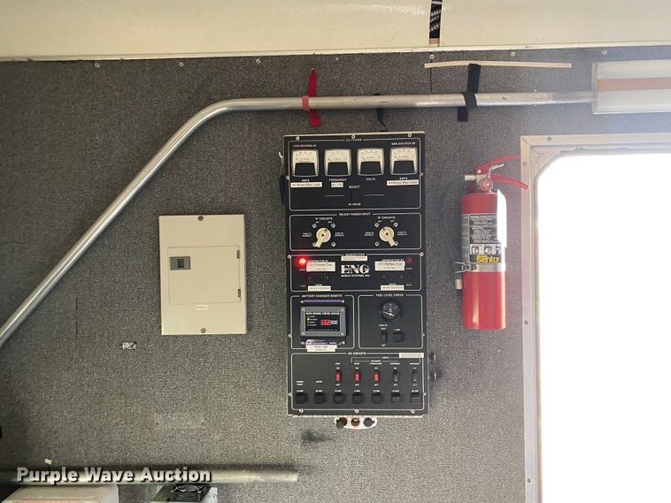 image for item JW9338 2005 GMC C5500  satellite broadcasting truck