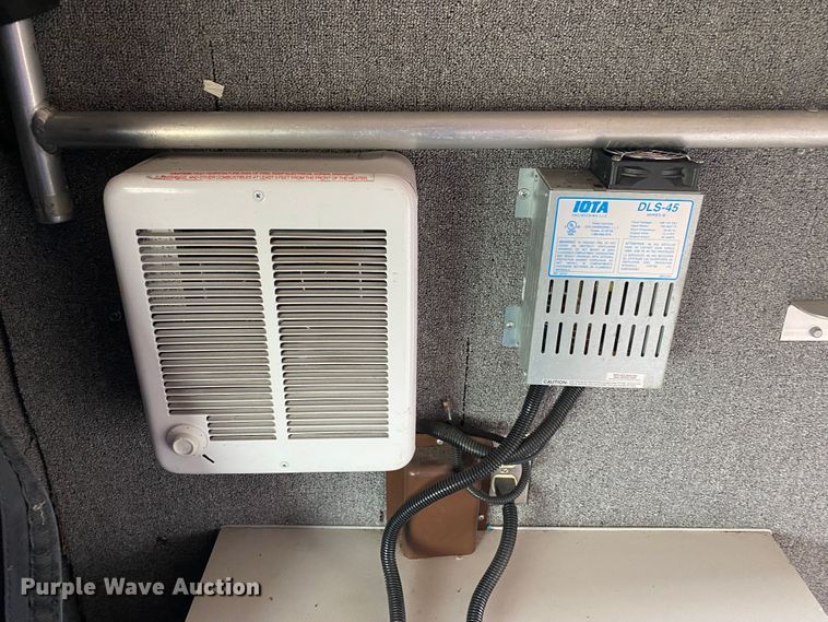 image for item JW9338 2005 GMC C5500  satellite broadcasting truck