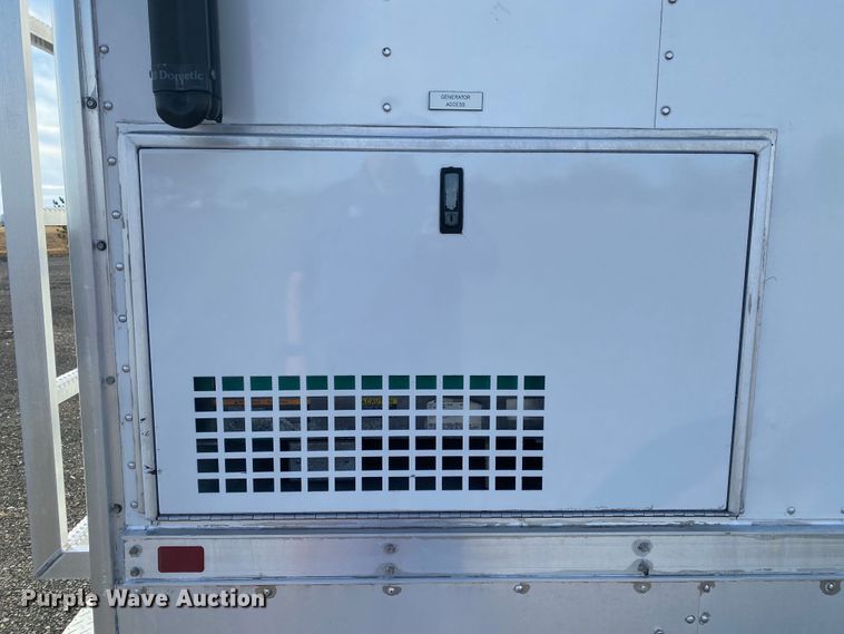 image for item JW9338 2005 GMC C5500  satellite broadcasting truck