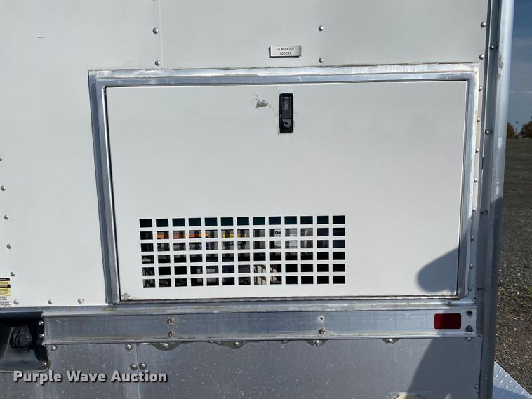 image for item JW9338 2005 GMC C5500  satellite broadcasting truck