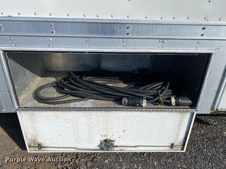 image for item JW9338 2005 GMC C5500  satellite broadcasting truck