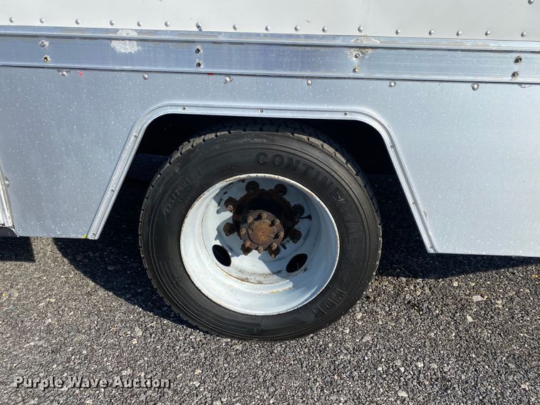 image for item JW9338 2005 GMC C5500  satellite broadcasting truck