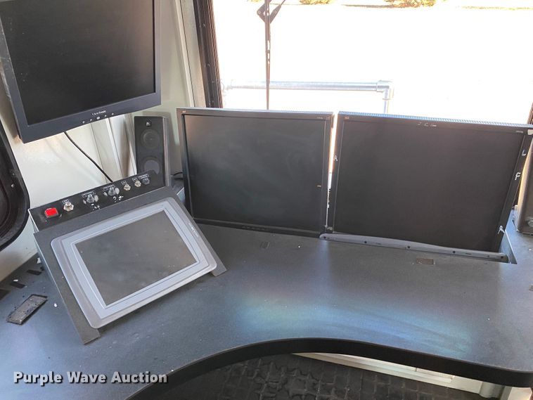 image for item JW9345 2011 Ford F750 Super Duty  railroad service truck