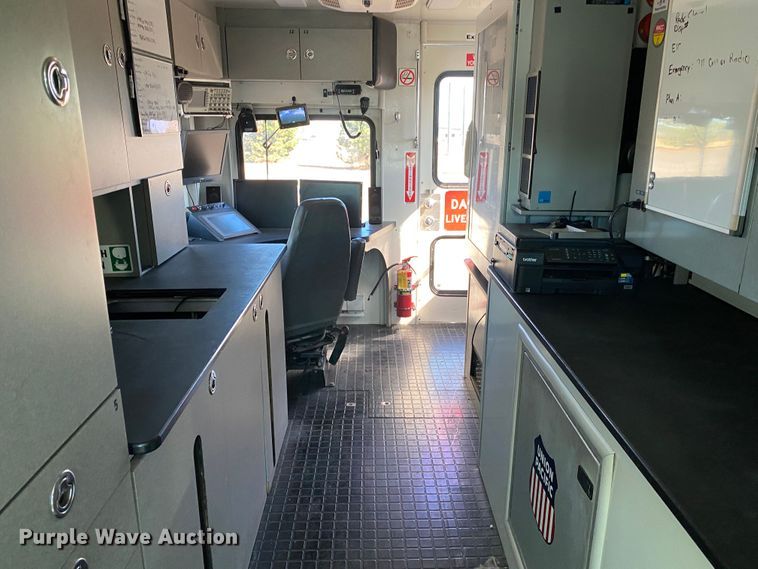 image for item JW9345 2011 Ford F750 Super Duty  railroad service truck