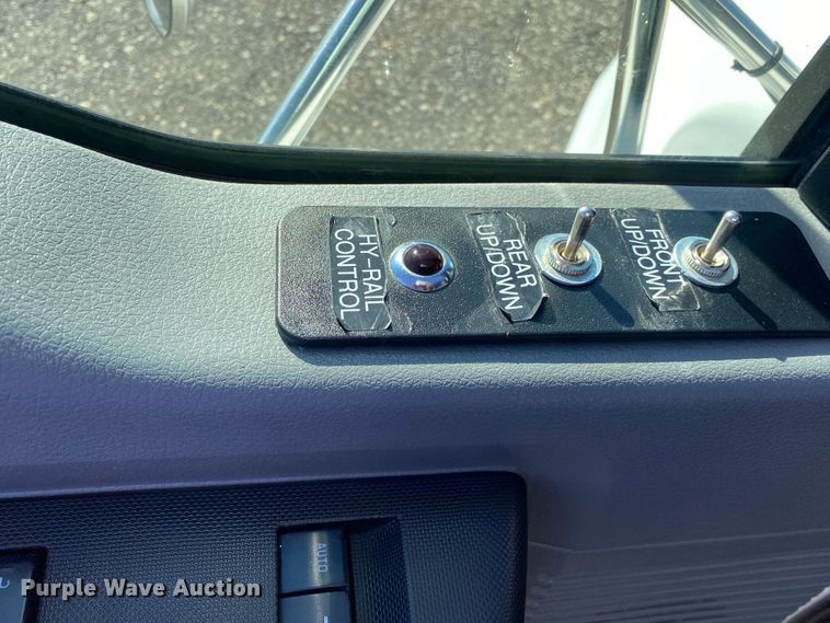 image for item JW9345 2011 Ford F750 Super Duty  railroad service truck