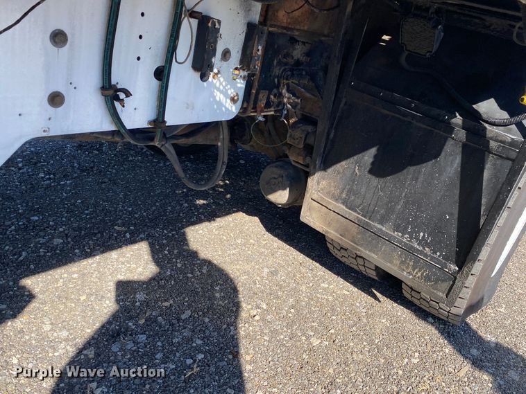 image for item JW9345 2011 Ford F750 Super Duty  railroad service truck